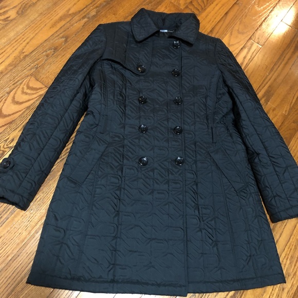 DKNY pea coat. Quilted DKNY pattern. Size large.
